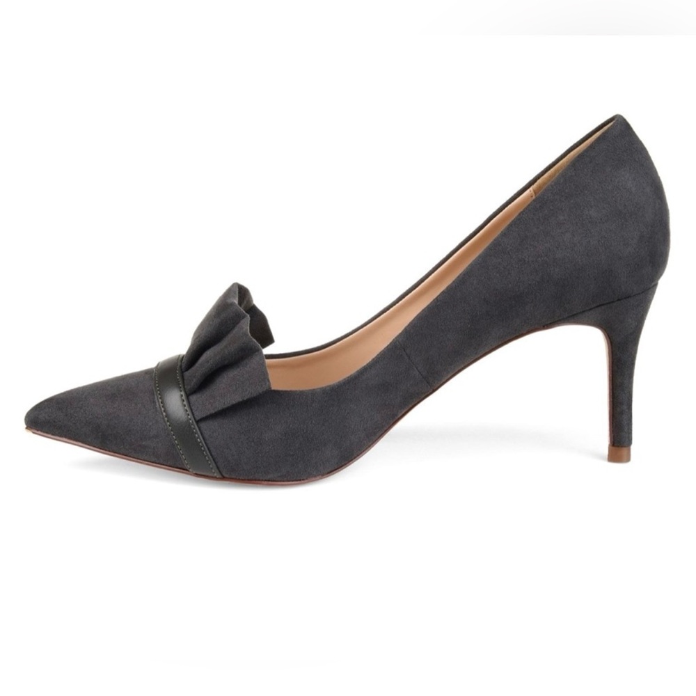 Journee Collection Marek Grey Faux Suede Ruffle Pumps - Size 7.5 (NWOB)